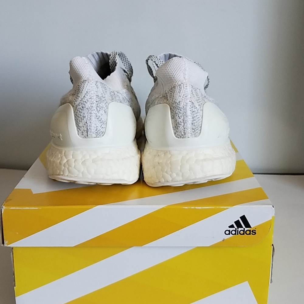 Adidas Ultraboost - Picture 2 of 4